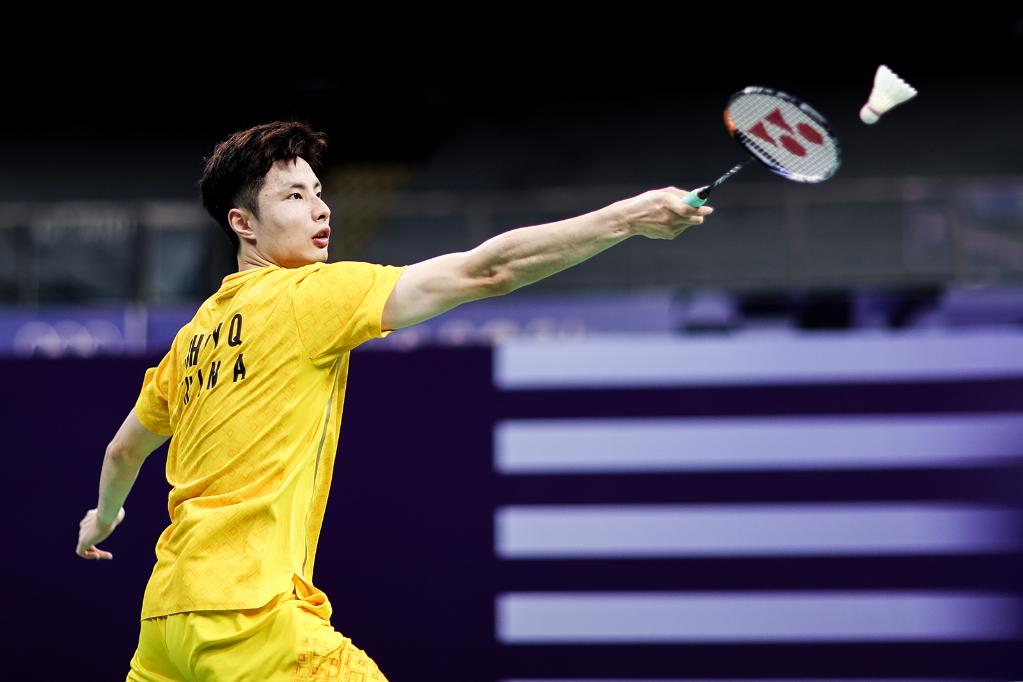 湖记：东契奇在走廊问雷迪克 “有没有夸一夸我的4次抢断？”.