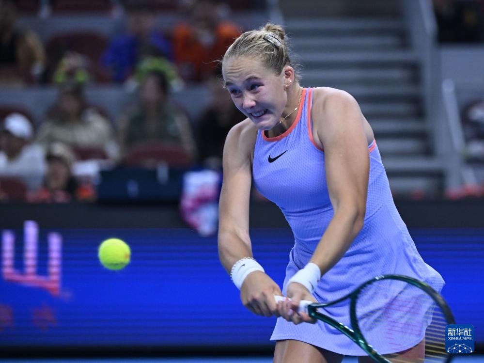 面对国内外 面对国内外